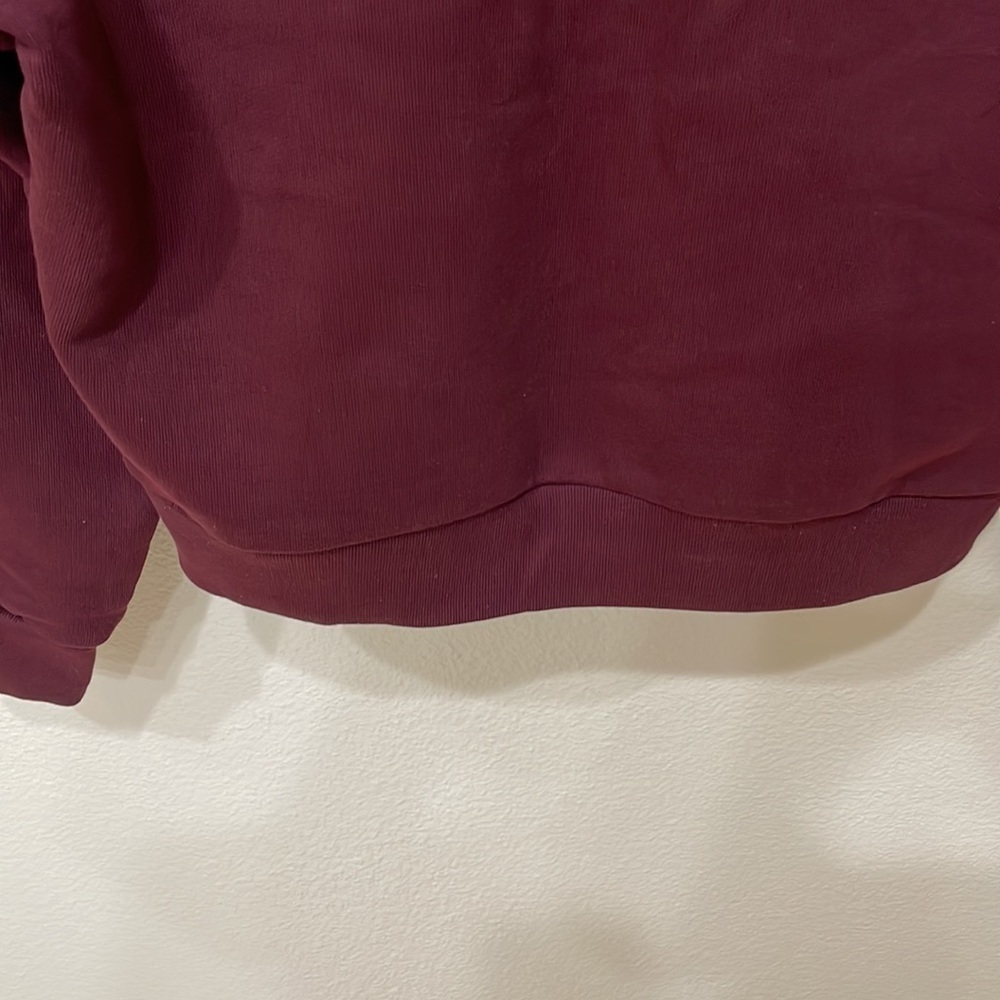 ⭐️Burberry Authentic Burgundy Color Sweatshirt-Boho-Like New!! Size XS—Beautiful - Picture 10 of 11